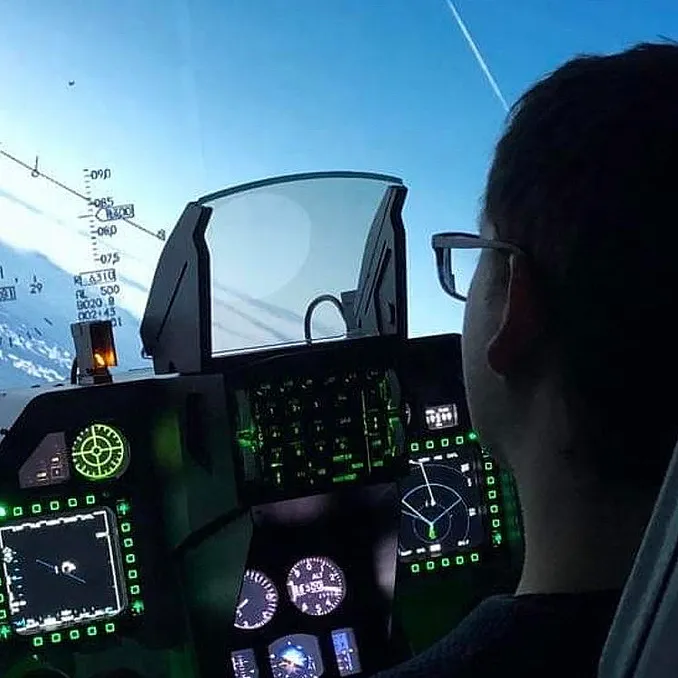 Fly F-16 simulator