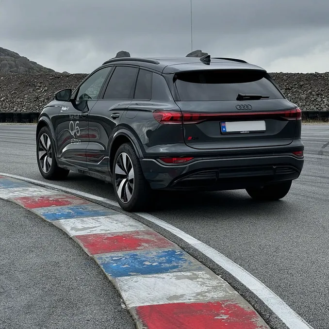 Kjør egen bil på bane