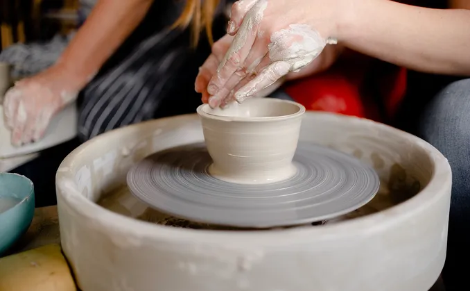 Keramikkurs i grunnleggende dreieteknikk