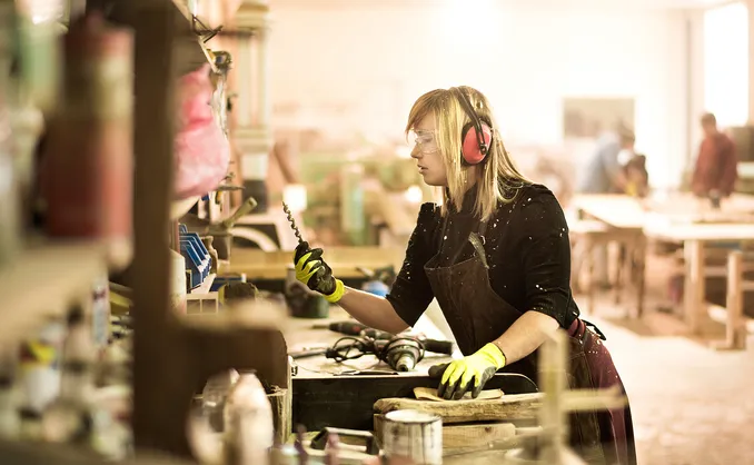 Snekkerkurs for jenter