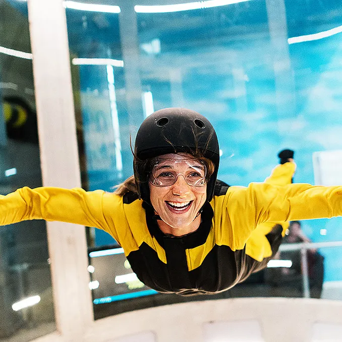 Indoor skydive deluxe