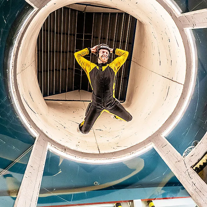 Indoor skydive deluxe