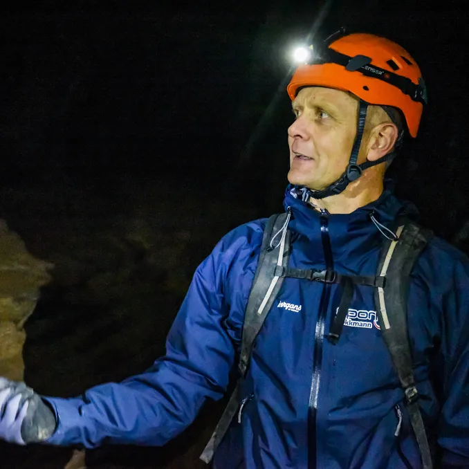Grottetur i Øyfjellgrotta