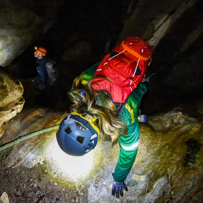 Grottetur i Øyfjellgrotta