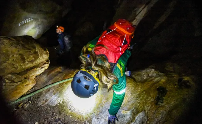 Grottetur i Øyfjellgrotta