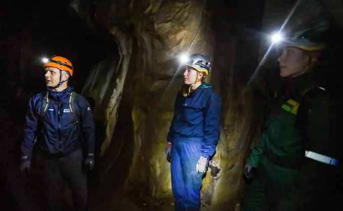 Grottetur i Øyfjellgrotta