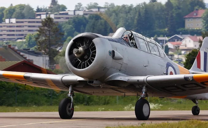 Flytur med Harvard veteranfly