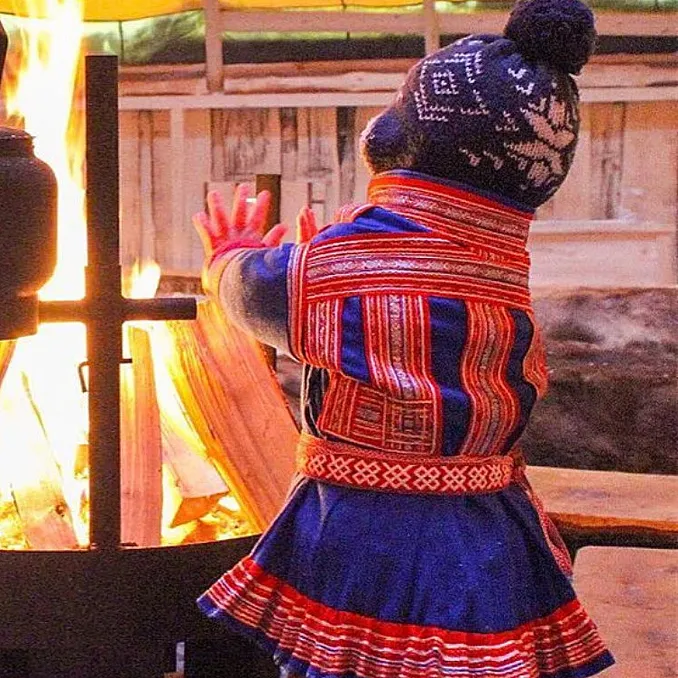 Reinsdyrsafari med sameleir og middag