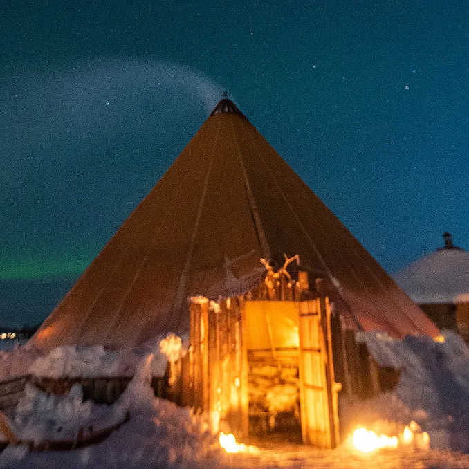 Reinsdyrsafari med middag og nordlys