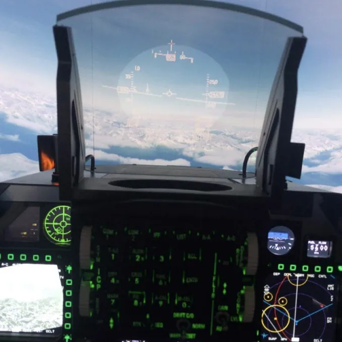 Virtuell F-16 pilot for en dag