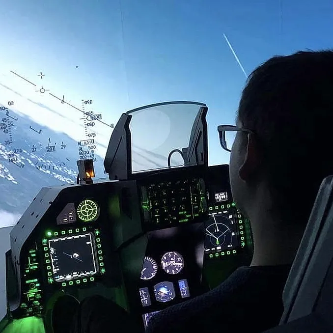 Virtuell F-16 pilot for en dag