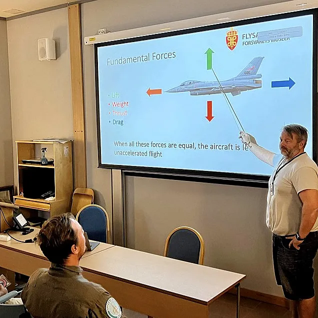 Virtuell F-16 pilot for en dag
