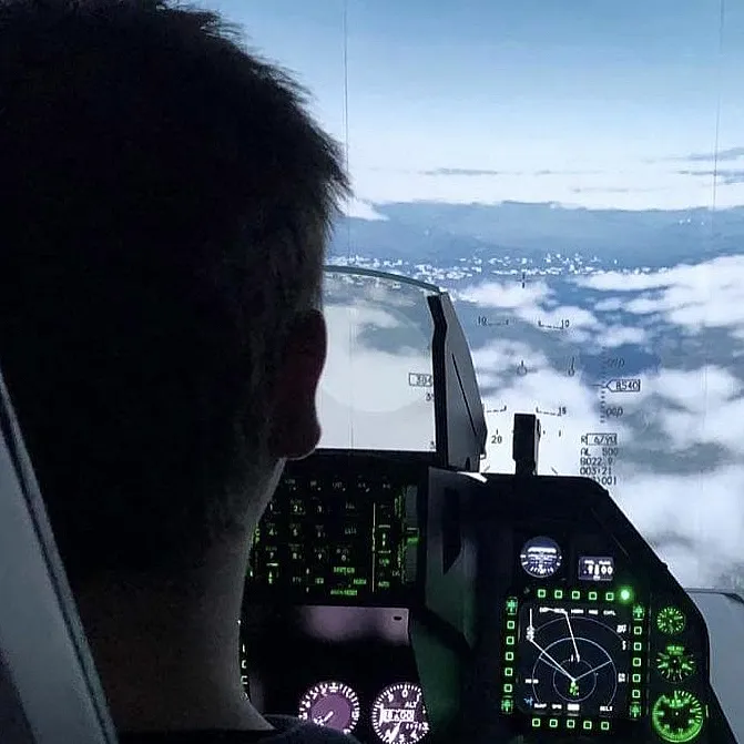 Fly F-16 simulator