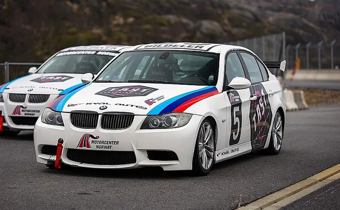 Kjør BMW på racerbane