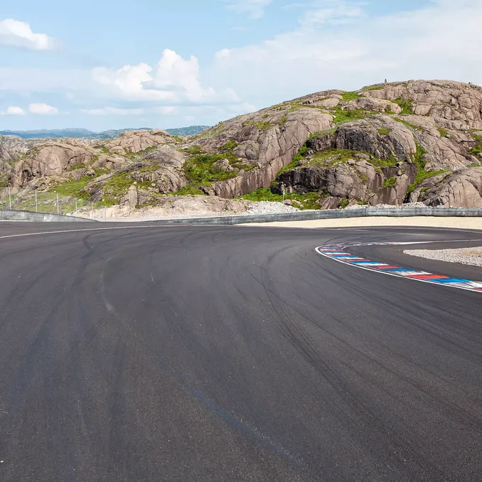 Kjør BMW på racerbane