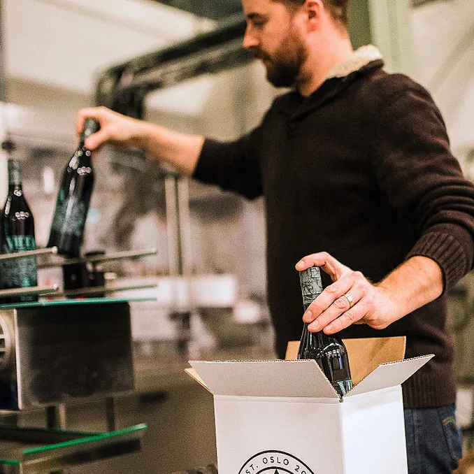 Destilleribesøk med brennevinsmaking