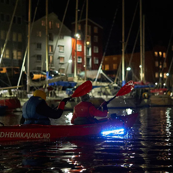 Glødende kajakktur langs Nidelven