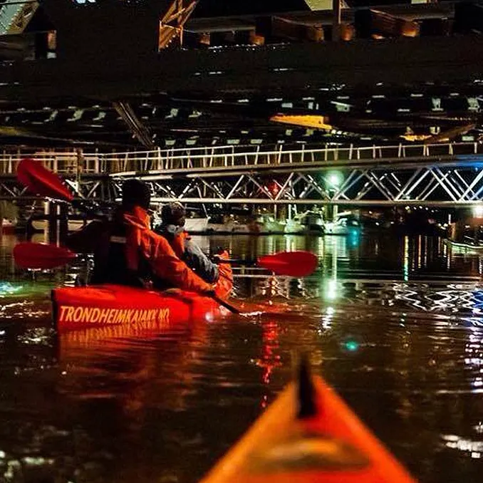 Glødende kajakktur langs Nidelven