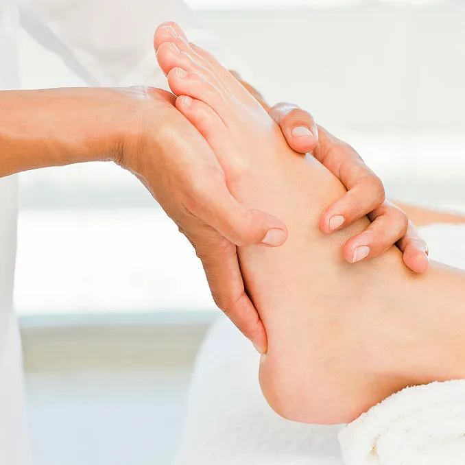 Pedikyr og fotmassasje