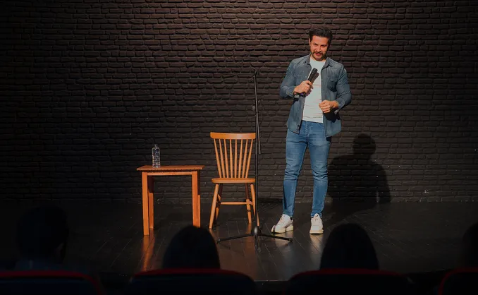 Stand Up-kveld for to