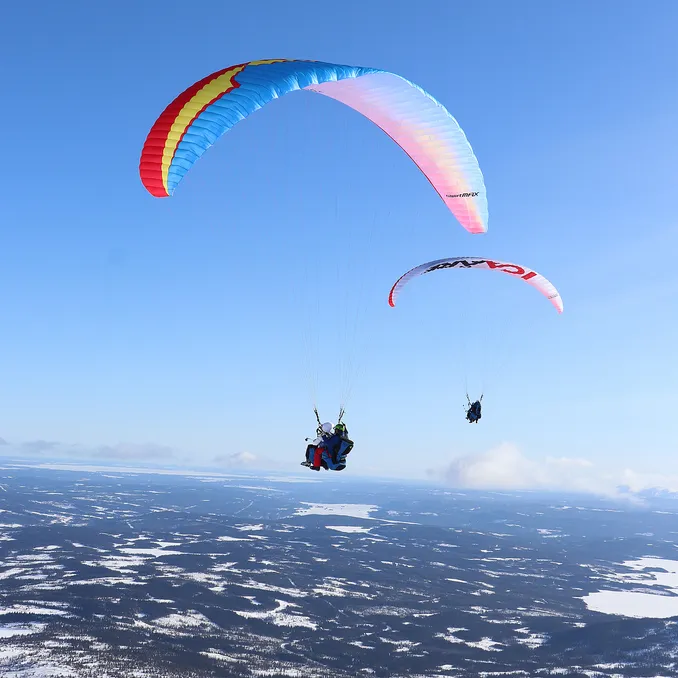 Paragliding tandem