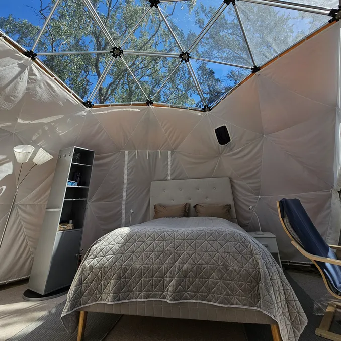 Dome, jacuzzi & sauna