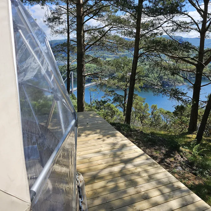 Dome, jacuzzi & sauna