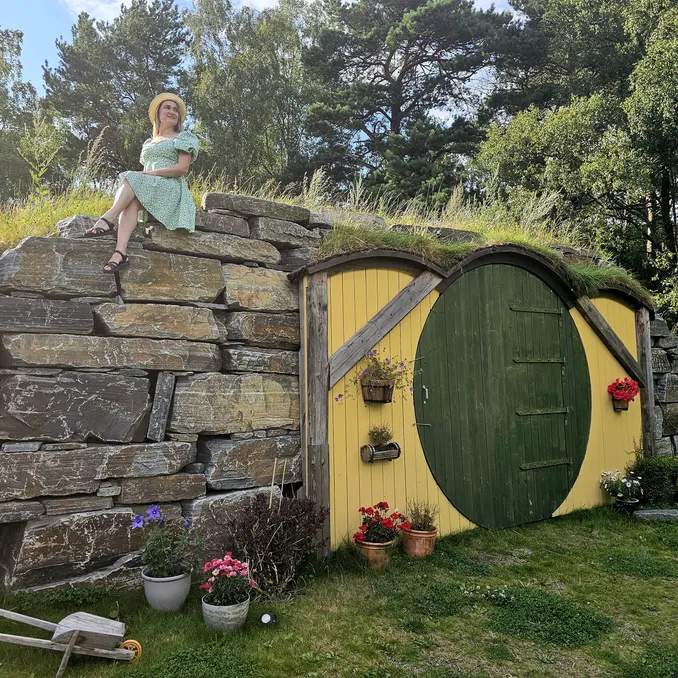 Hobbit Cabin
