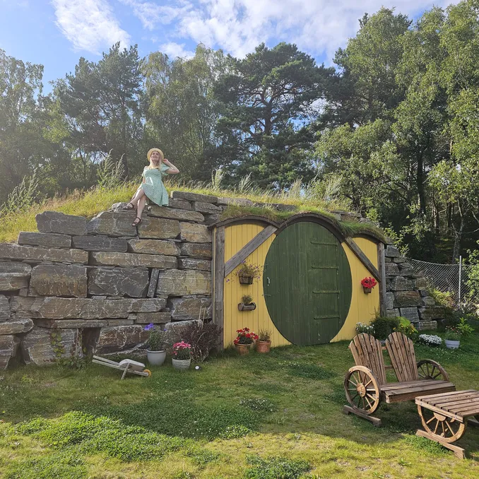 Hobbit Cabin