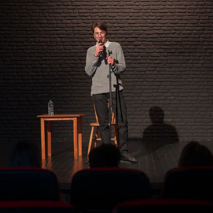 Stand Up-kveld for to