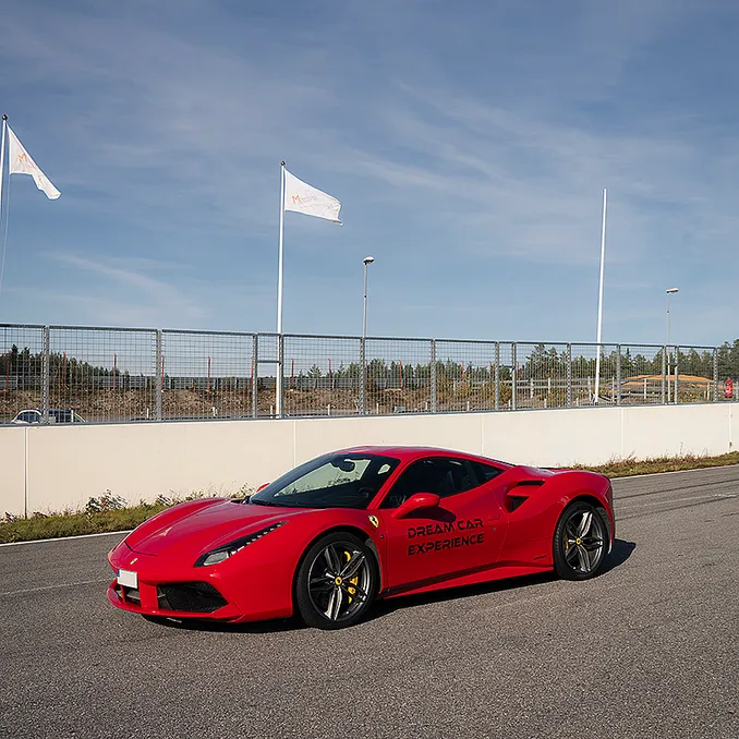 Kjør Ferrari på racerbane