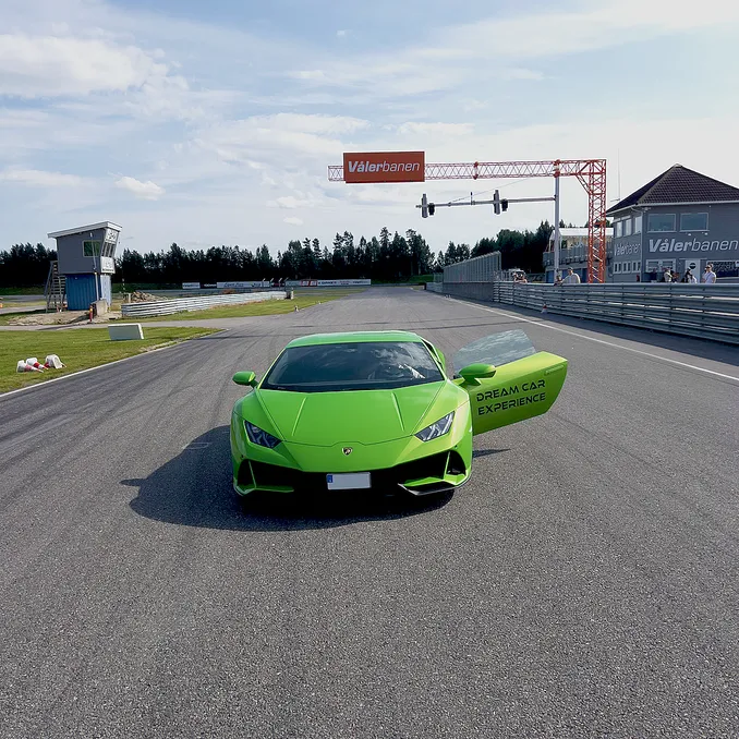 Kjør Lamborghini på racerbane