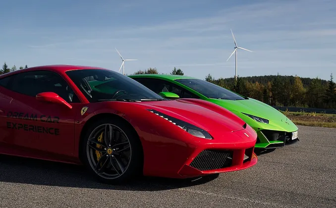 Kjør Lamborghini & Ferrari på racerbane