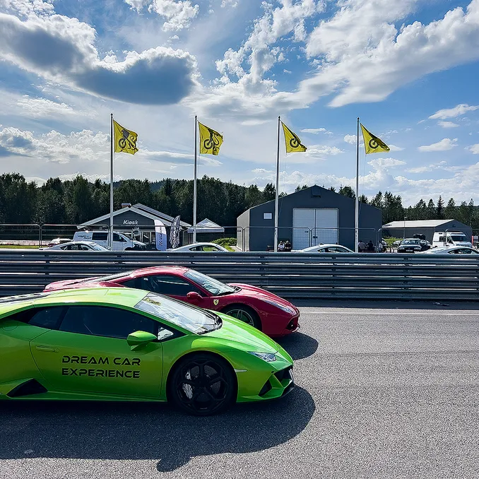 Kjør Lamborghini & Ferrari på racerbane