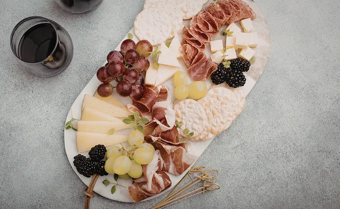 Vinsmaking med ost og spekemat