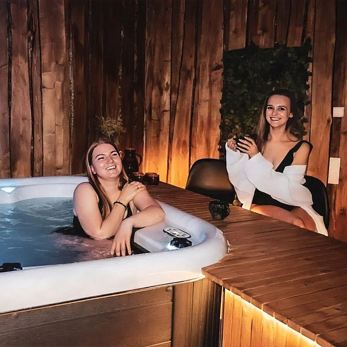 Spa, massasje, sauna & jacuzzi for to