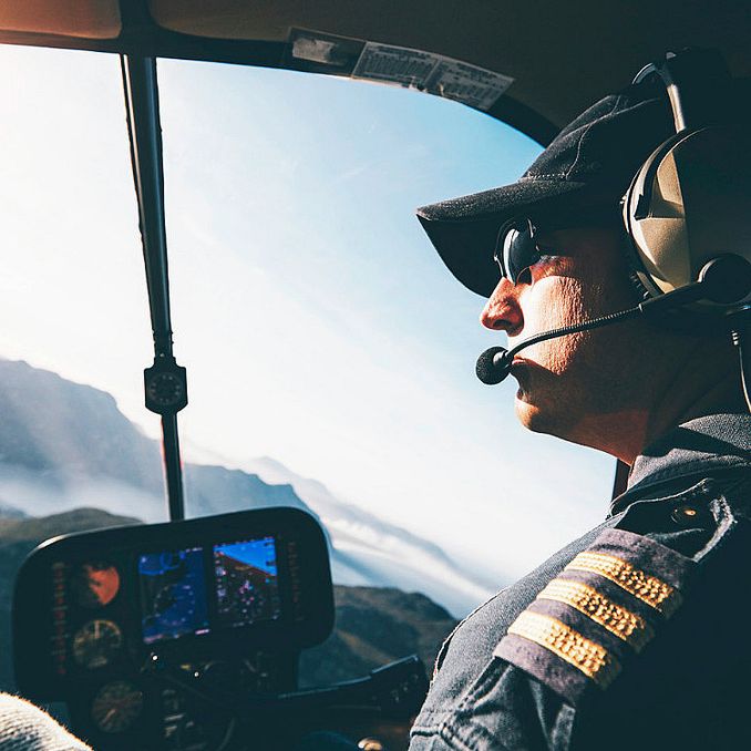 Helikopterleksjon og prøveflyging