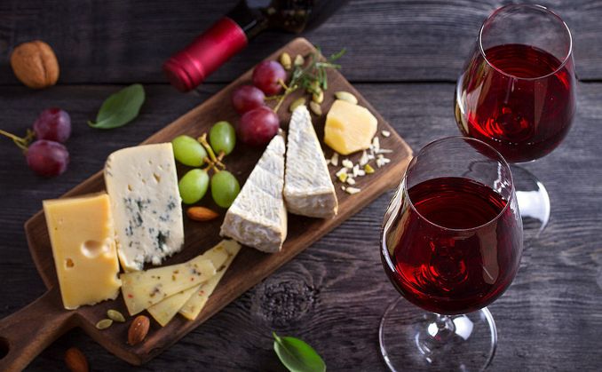 Vin- og ostekveld for to