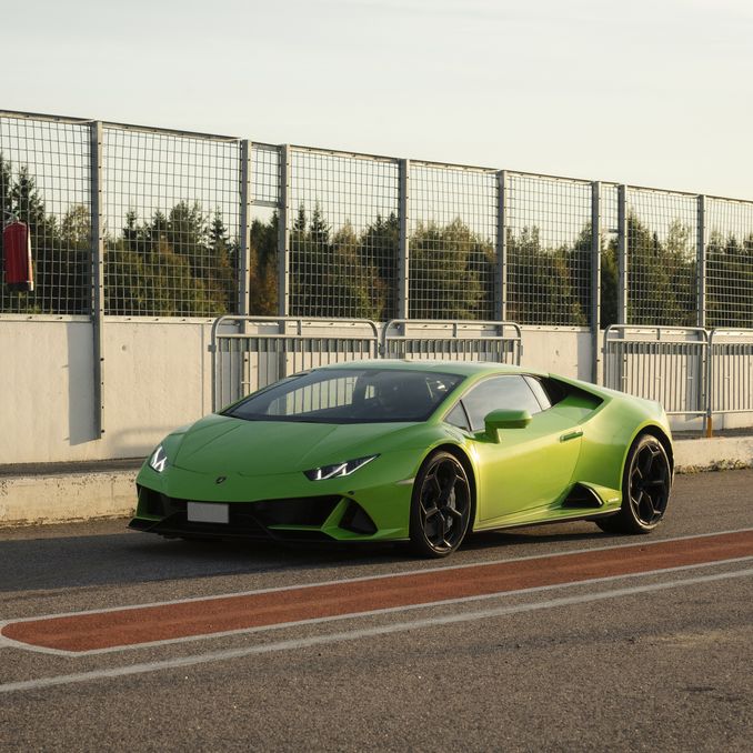 Kjør Lamborghini på racerbane