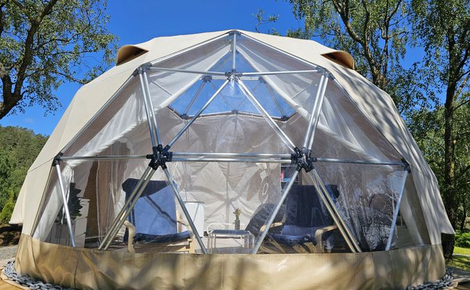 Dome, jacuzzi & sauna