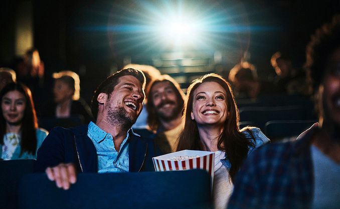 Kinodate med popcorn og brus